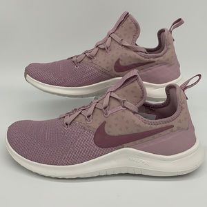WMNS Nike FREE TR 8